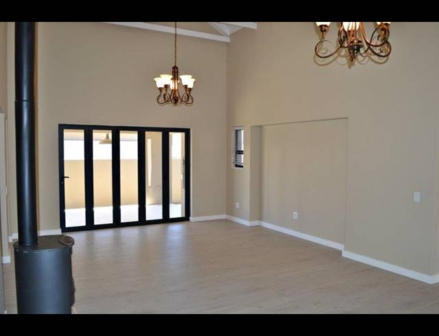 3 BEDROOM HOUSE FOR SALE IN COPPERLEAF ESTATE